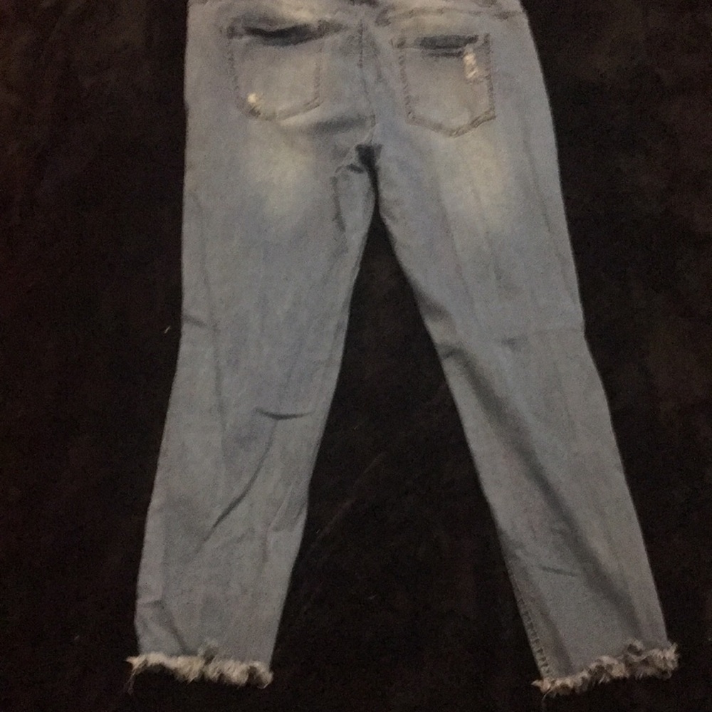 Distressed jeans - Picture 2 of 4